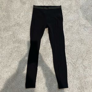 Black lululemon leggings